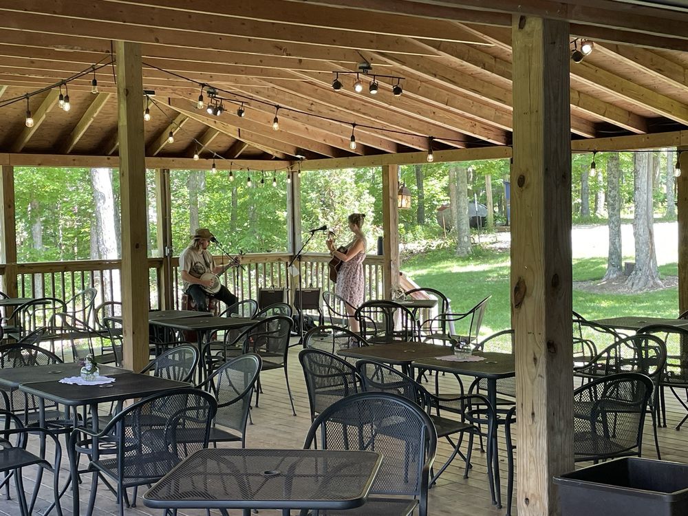 Apple Creek Vineyard & Winery - vineyard in Friedheim, MO
