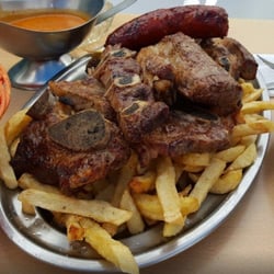 RESTAURANTE GALEGO ENXEBRE - Una ración de churrasco de la mesa de al lado que flipaba en colores
