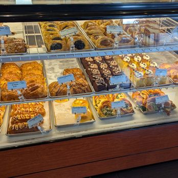 Liliha Bakery - Bakeries Near Me - Honolulu, Hawaii