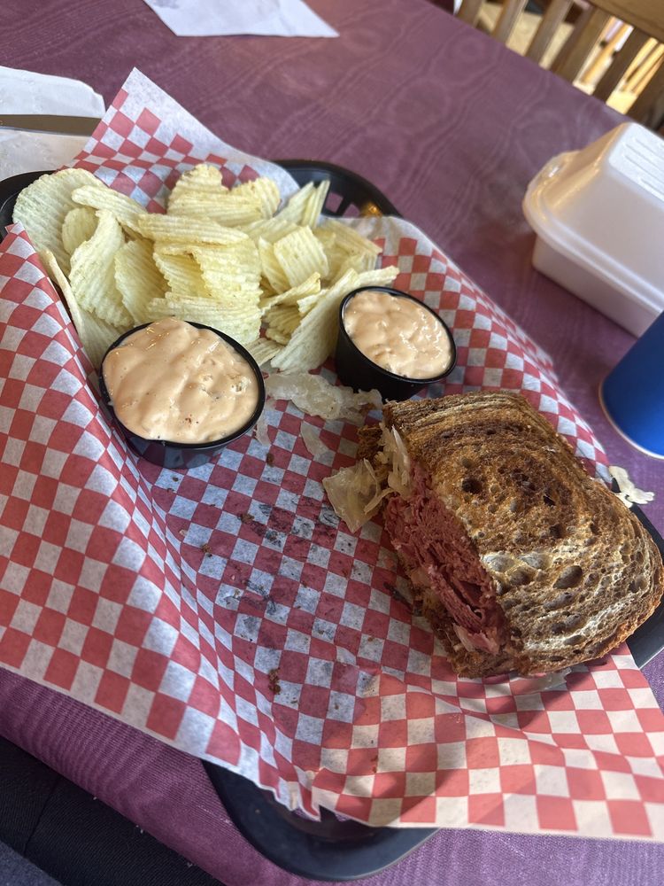 LISA’S SANDWICH DEN Updated October 2024 15 Photos & 33 Reviews