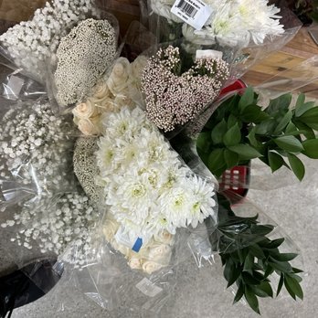 Trader Joe's - My floral haul - Grocery Near Me - Pasadena, California