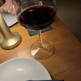 Verse - Delicious Pinot Noir - Seafood Near Me - Toluca Lake, California Verse - Delicious Pinot Noir - Seafood Near Me - Toluca Lake, California