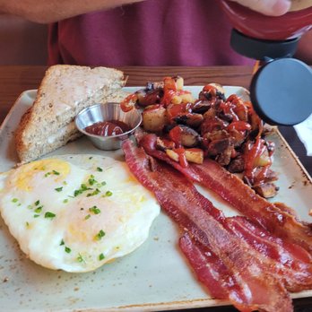 First Watch - The traditional. Half cold but the best potatoes - Breakfast & Brunch Near Me - Kissimmee, Florida First Watch - The traditional. Half cold but the best potatoes - Breakfast & Brunch Near Me - Kissimmee, Florida