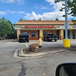 Rio Blanco Family Mexican Restaurant - Early in the day. They have a hopping lunch rush, and then it quiets down until 6 or7 pm.