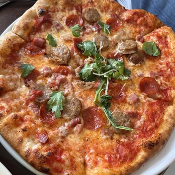 Fin & Fern - Pizza with arugula - Salad Near Me - Stonington, Maine Fin & Fern - Pizza with arugula - Salad Near Me - Stonington, Maine