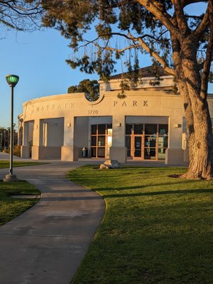 Mayfair Park by null