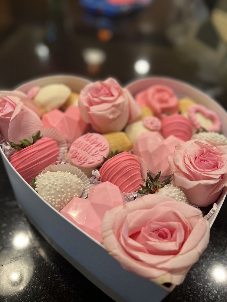 Berry Boutique LV Logo