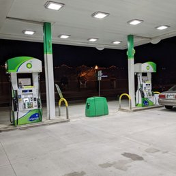 bp - Gas pumps - shows storefront - Gas Stations Near Me - Rosemount, Minnesota