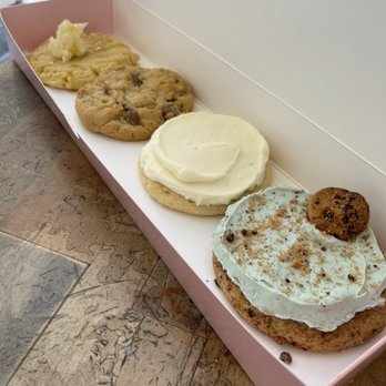 Crumbl - Glendora - Bakeries Near Me - Glendora, California Crumbl - Glendora - Bakeries Near Me - Glendora, California