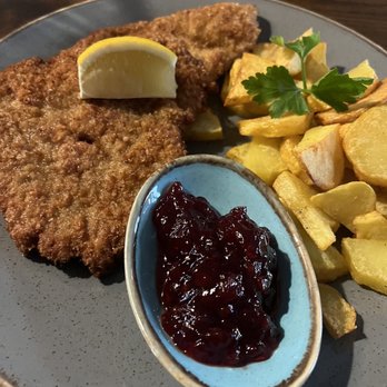 Weinstube Hottum - schnitzel - Wine Bars Near Me - Mainz, RP Weinstube Hottum - schnitzel - Wine Bars Near Me - Mainz, RP