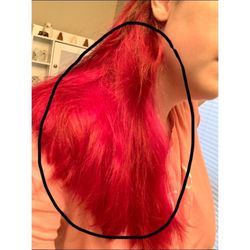 Salon Haven - Showing the ugly yellow bleached hair that's supposed to be fully colored magenta & isn't.