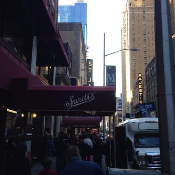 Sardi's - Front door - American Near Me - New York, New York