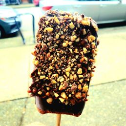 Ferrero (Choc hazelnut ice-cream, Choc dip, cocoa Graham cracker crumb + Walnut)