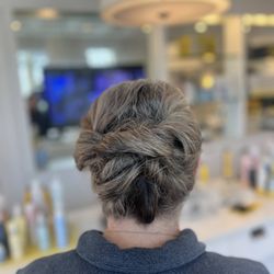 Drybar - Del Mar at One Paseo - Uneven, dry updo - and what the heck is that thing hanging down at the bottom?