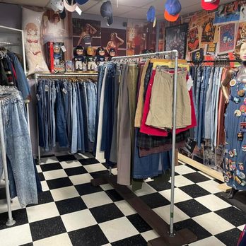 JNJS VINTAGE - Updated August 2025 - 25 Photos - 8218 Blvd