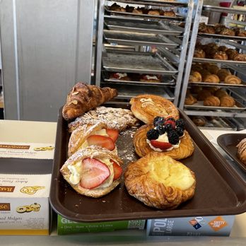 Le Croissant - Bakeries Near Me - Greenwood, Indiana