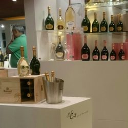 Moet & Chandon Bar