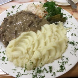 Home Made Cooking Cafe - Beefstroganoff with mushrooms and mush potato