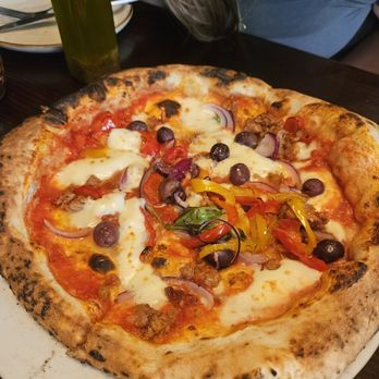 Doppio Zero Campbell - Salsiccia pizza with almost no sausage and careless construction - Italian Near Me - Campbell, California Doppio Zero Campbell - Salsiccia pizza with almost no sausage and careless construction - Italian Near Me - Campbell, California