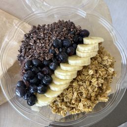 The antioxidant açaí bowl with cacao nibs The antioxidant açaí bowl with cacao nibs