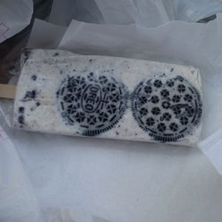 Gigis Sugar Bar - Oreo ice cream bar. Yummy