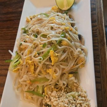 Tomo Asian Bistro - Sushi Bars Near Me - Slingerlands, New York