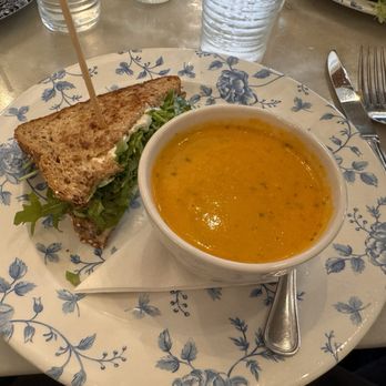 Blue Door Farm Stand - Half fig, arugula and goat cheese sandwich and cup of tomato soup - Sandwiches Near Me - Chicago, Illinois