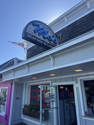 Mo's Seafood & Chowder by null