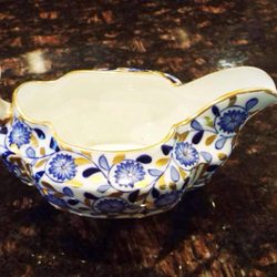 Hampton Court Emporium - Luckily I could find antique Spode milk jug!
