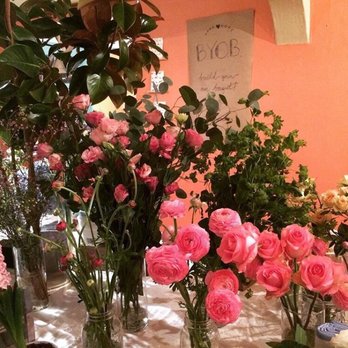 Hill & Oak Florals - Amazing "build your own bouquet" pop up on Abbot Kinney! - Florists Near Me