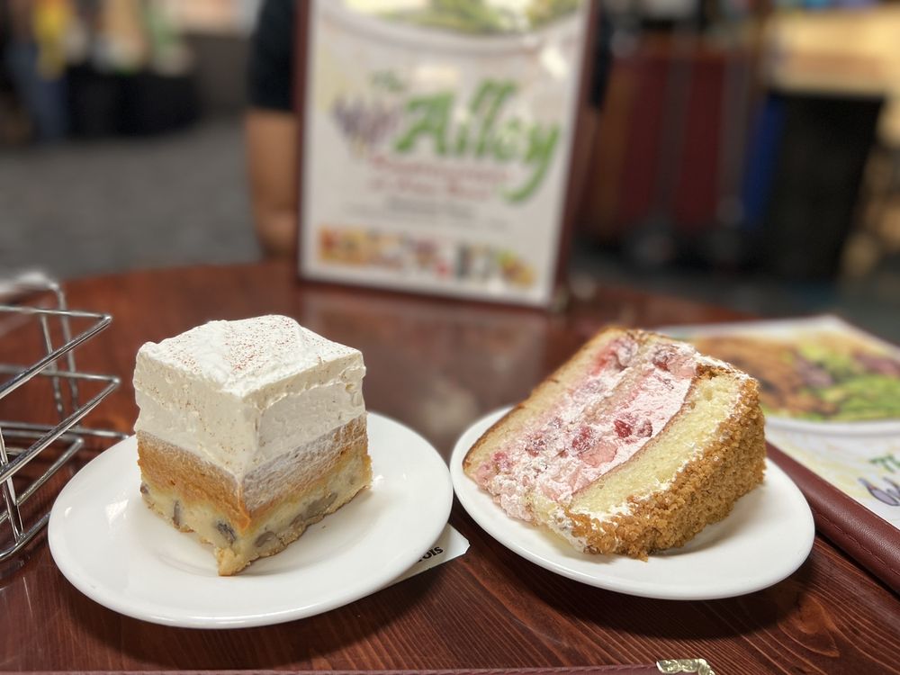 THE ALLEY RESTAURANT BAR & GRILL 5291 Photos & 1936 Reviews 99115