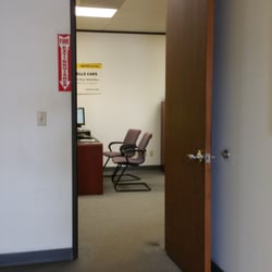 Hertz Rent A Car - The entrance
