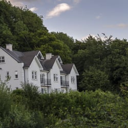 Cottage In The Wood Hotel
