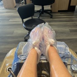 Finished pedi off with a relaxing & softening wax