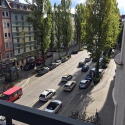 Bold Hotel - Blick vom Balkon auf die Lindwurmstrasse