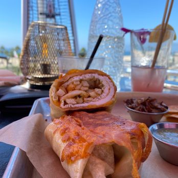 High Rooftop Lounge - Breakfast burrito - Lounges Near Me - Venice, California High Rooftop Lounge - Breakfast burrito - Lounges Near Me - Venice, California