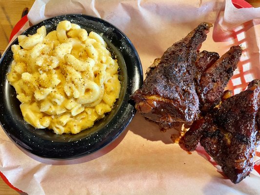 BBQ House Bar & Grill by null