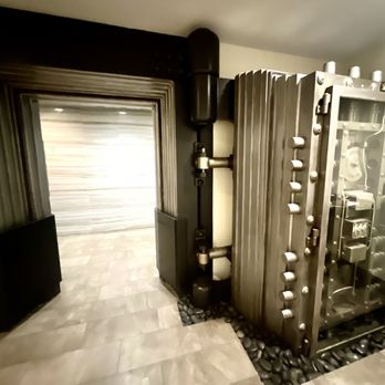 Equinox Pine Street - Bathroom Entrance! - Gyms Near Me - San Francisco, California