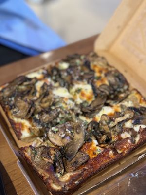 Steel Pan Pizza by null