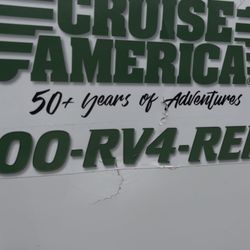 Cruise America Motorhome Rental & Sales - Cracks in door
