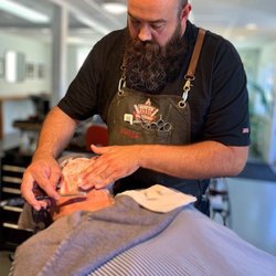 Heavy D's Barbershop - Traditional hot shave "The Pete"