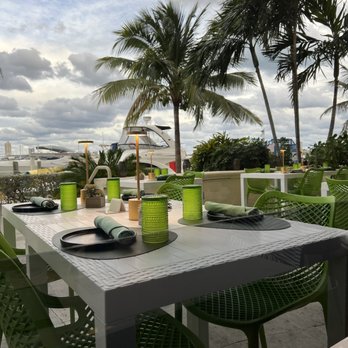 Petralunga - Outdoor seating - Pizza Near Me - Miami, Florida Petralunga - Outdoor seating - Pizza Near Me - Miami, Florida