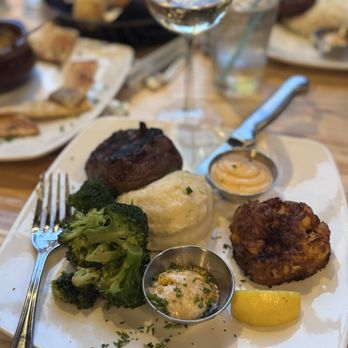 Sedona Taphouse - Filet Surf + Turf - New American Near Me - Colonial Heights, Virginia
