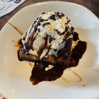 Yard House - Brookie - New American Near Me - Bakersfield, California