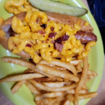 Mr D'z Route 66 Diner - Mac cheese hot dog - Diners Near Me - Kingman, Arizona