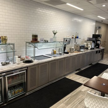 Aspire Lounge - Airport Lounges Near Me - Ontario, California