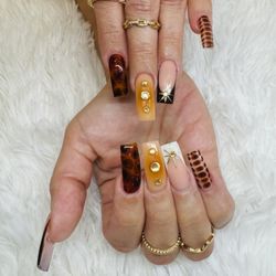 Milano Nails - Acrylic nails