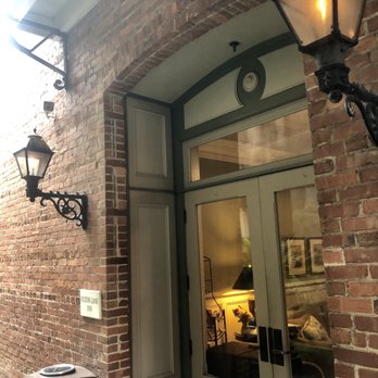 Fulton Lane Inn - Entrance - Hotels Near Me - Charleston, South Carolina