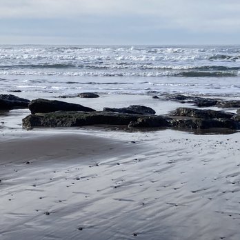 D Sands Motel - Just a shot of the waves when I was walking along the beach near D'sands motel. - Hotels Near Me - Lincoln City, Oregon D Sands Motel - Just a shot of the waves when I was walking along the beach near D'sands motel. - Hotels Near Me - Lincoln City, Oregon
