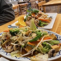 Baan Thai - Mixed Veggies with Tofu